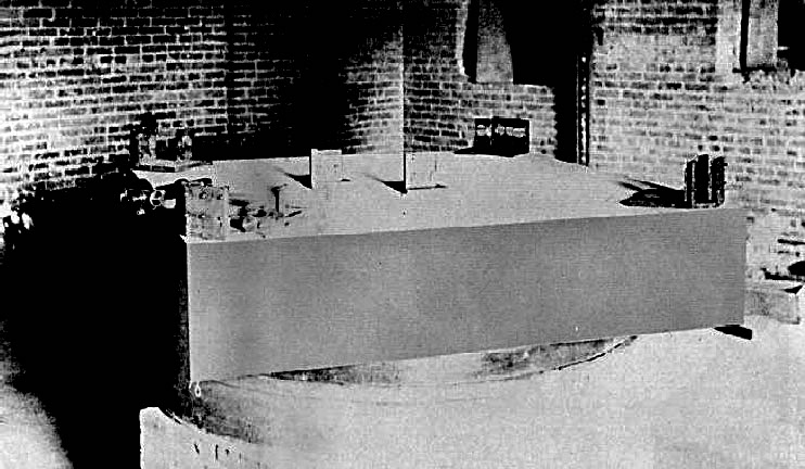 Historical photograph of the 1887 Michelson–Morley interferometer setup.