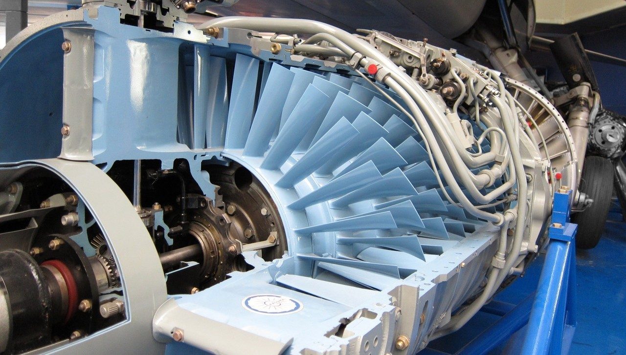 Compressor of a dissected snecma Atar turbojet engine (1948). Air flows from the left to the center of the image.